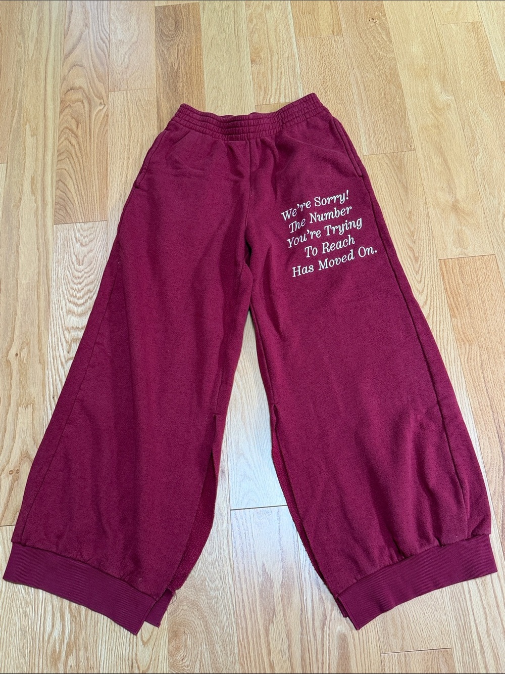 Boys lie small burgandy wide leg sweatpants.